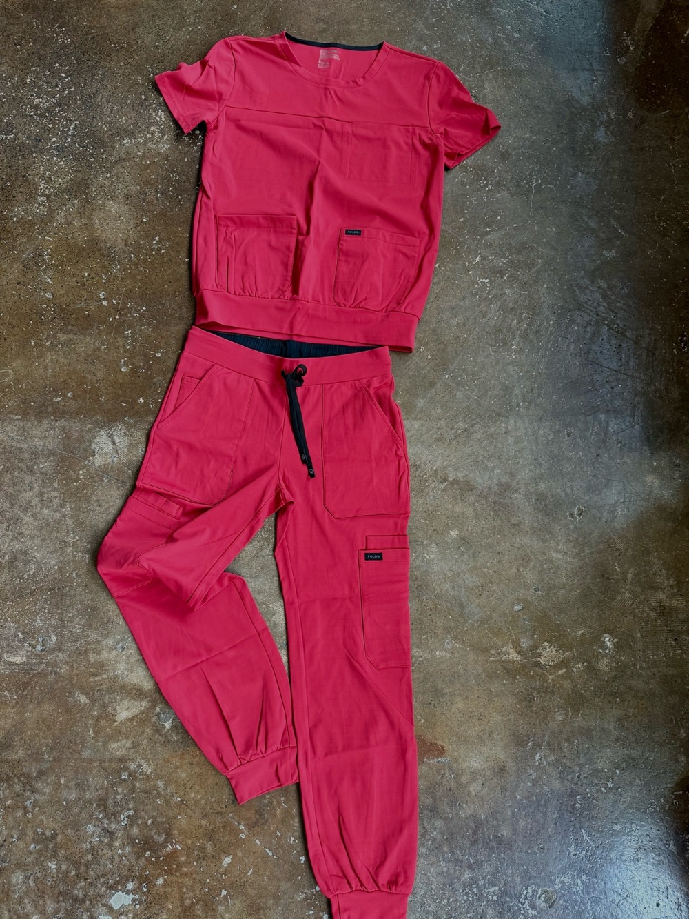 Folds Wear Mars Red Women's Cargo Joggers Scrub Set. NWOT.